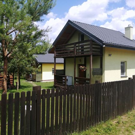 Domki Nad Jeziorem Dąbrówno Buitenkant foto